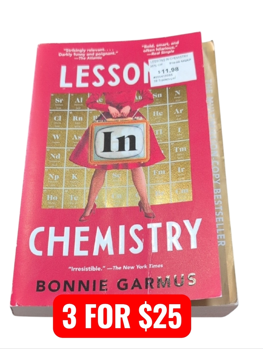 Lessons in Chemistry by Bonnie Garmus Paperback